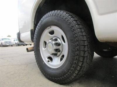 2011 Chevrolet Express 3500 - Photo 15 - Madera, CA 93636
