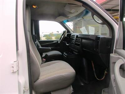 2011 Chevrolet Express 3500 - Photo 19 - Madera, CA 93636