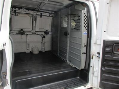 2011 Chevrolet Express 3500 - Photo 17 - Madera, CA 93636