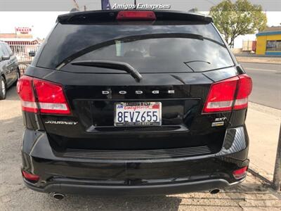 2017 Dodge Journey SXT   - Photo 15 - Fresno, CA 93702