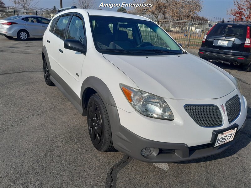 2006 Pontiac Vibe Base photo 3