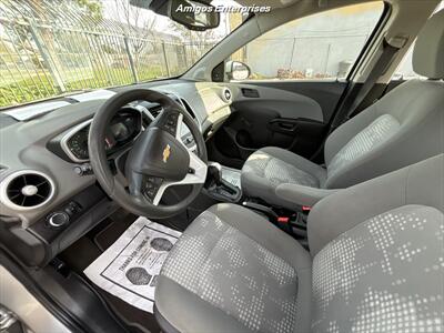 2020 Chevrolet Sonic LT - Photo 8 - Fresno, CA 93702