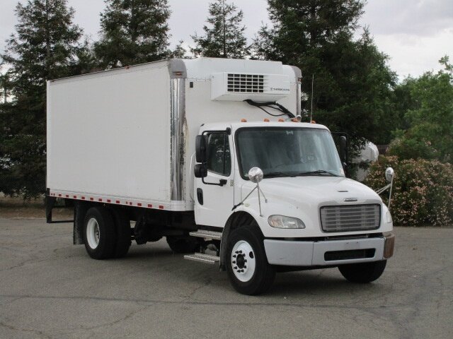 2018 Freightliner M2 106   - Photo 1 - Madera, CA 93636