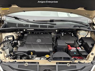 2012 Toyota Sienna LE 7-Passenger Auto Access Seat   - Photo 10 - Fresno, CA 93702