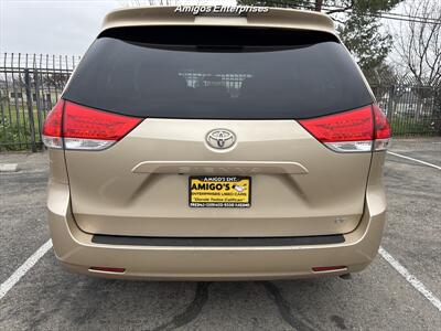 2012 Toyota Sienna LE 7-Passenger Auto Access Seat   - Photo 6 - Fresno, CA 93702