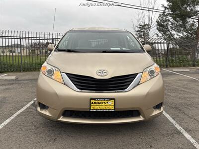2012 Toyota Sienna LE 7-Passenger Auto Access Seat   - Photo 5 - Fresno, CA 93702