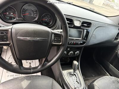 2013 Chrysler 200 Limited   - Photo 9 - Fresno, CA 93702