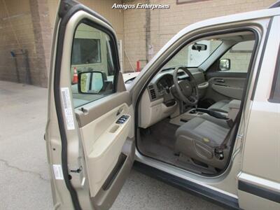 2010 Jeep Liberty Sport   - Photo 8 - Fresno, CA 93702