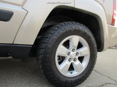 2010 Jeep Liberty Sport   - Photo 10 - Fresno, CA 93702