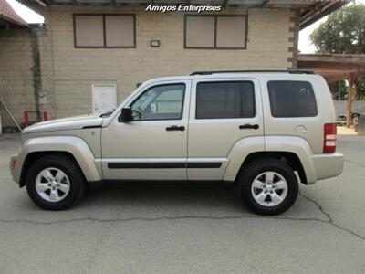 2010 Jeep Liberty Sport   - Photo 6 - Fresno, CA 93702