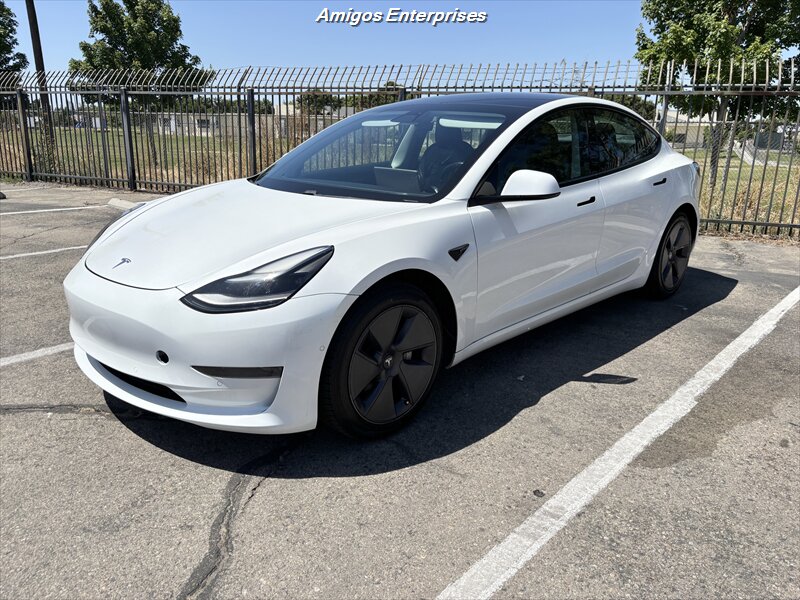 2021 Tesla Model 3 Standard Range Plus's photo