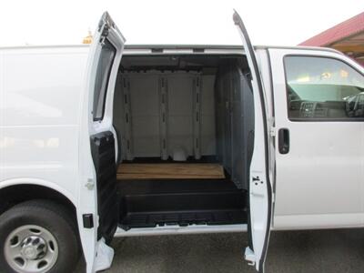 2016 Chevrolet Express 2500   - Photo 14 - Madera, CA 93636