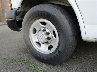 2016 Chevrolet Express 2500   - Photo 4 - Madera, CA 93636