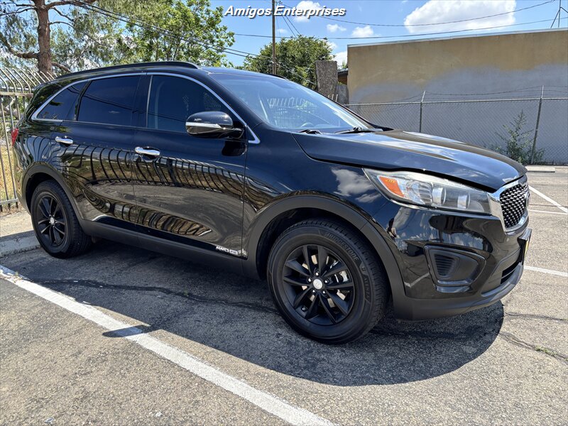 2017 Kia Sorento LX V6   - Photo 1 - Fresno, CA 93702