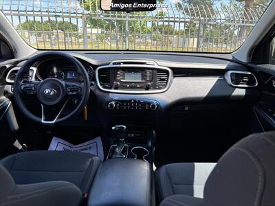 2017 Kia Sorento LX V6   - Photo 12 - Fresno, CA 93702