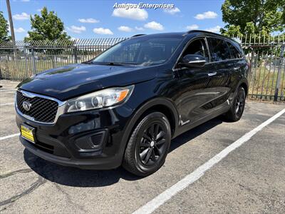 2017 Kia Sorento LX V6   - Photo 2 - Fresno, CA 93702