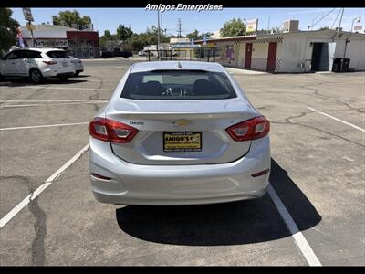 2017 Chevrolet Cruze LT Auto - Photo 5 - Fresno, CA 93702
