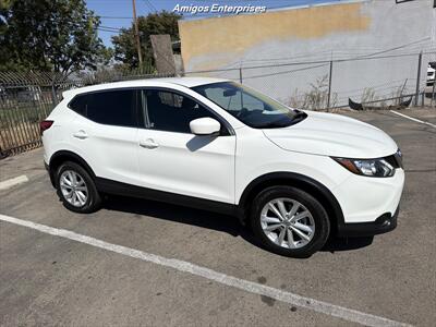 2017 Nissan Rogue Sport S - Photo 3 - Fresno, CA 93702