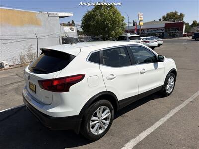 2017 Nissan Rogue Sport S - Photo 4 - Fresno, CA 93702