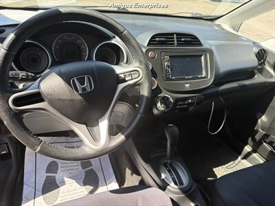 2010 Honda Fit Sport   - Photo 8 - Fresno, CA 93702