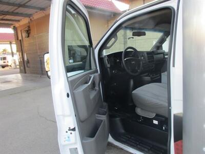 2016 Chevrolet Express Cutway 3500   - Photo 8 - Madera, CA 93636