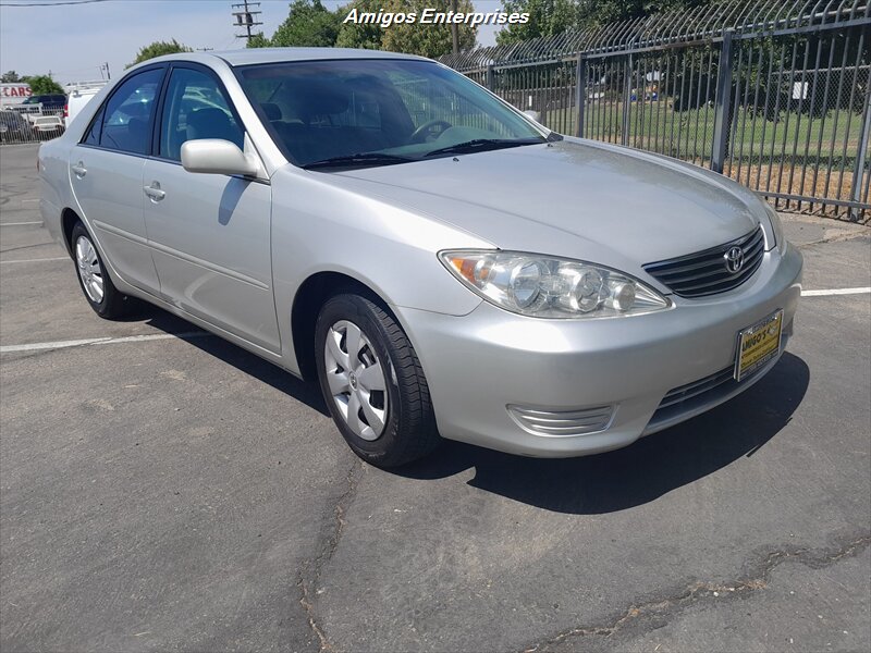 2005 Toyota Camry Standard photo 8