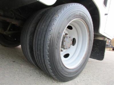 2008 Ford F-450 XL   - Photo 10 - Madera, CA 93636