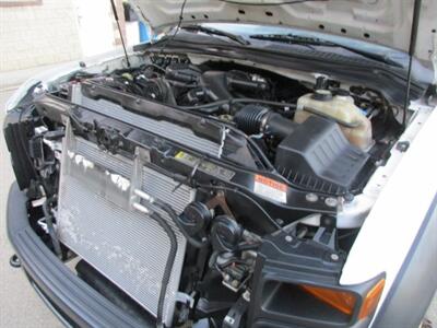 2008 Ford F-450 Super Duty XL  Boom Utility - Photo 4 - Madera, CA 93636