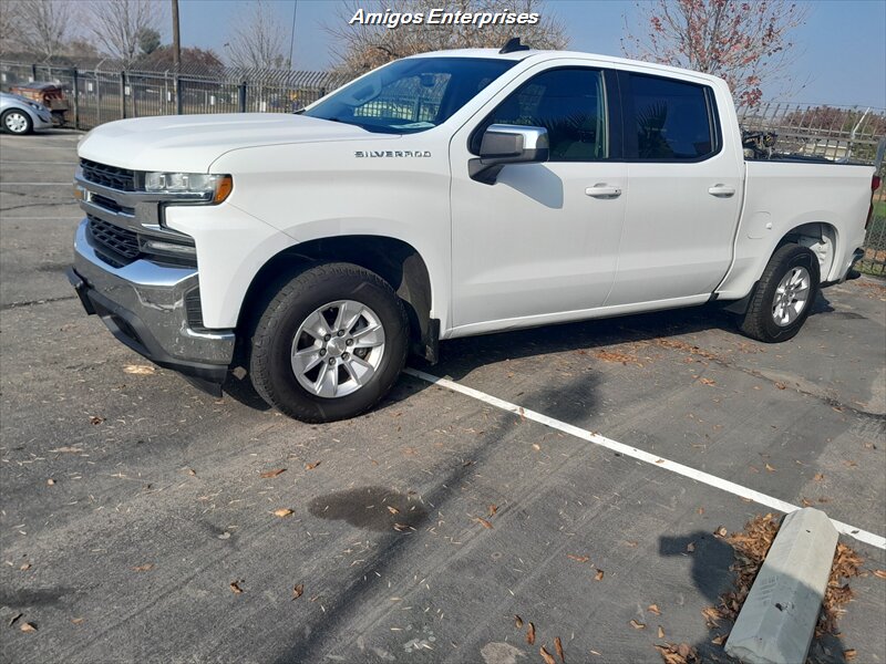 2020 Chevrolet Silverado 1500 LT photo 3