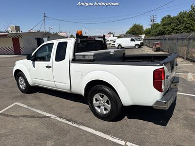 2013 Nissan Frontier SV V6 - Photo 6 - Fresno, CA 93702
