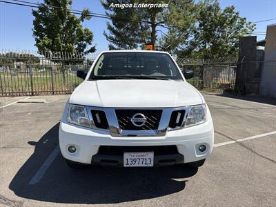 2013 Nissan Frontier SV V6 - Photo 2 - Fresno, CA 93702