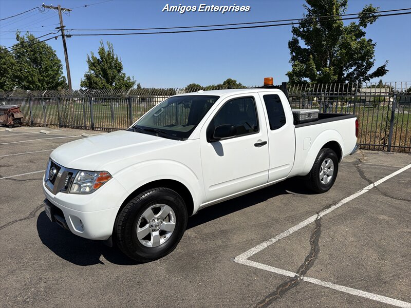 2013 Nissan Frontier SV V6   - Photo 1 - Fresno, CA 93702