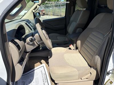 2013 Nissan Frontier SV V6 - Photo 7 - Fresno, CA 93702