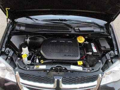 2020 Dodge Grand Caravan SXT - Photo 3 - Madera, CA 93636