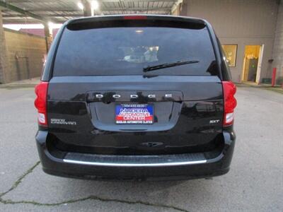 2020 Dodge Grand Caravan SXT - Photo 14 - Madera, CA 93636