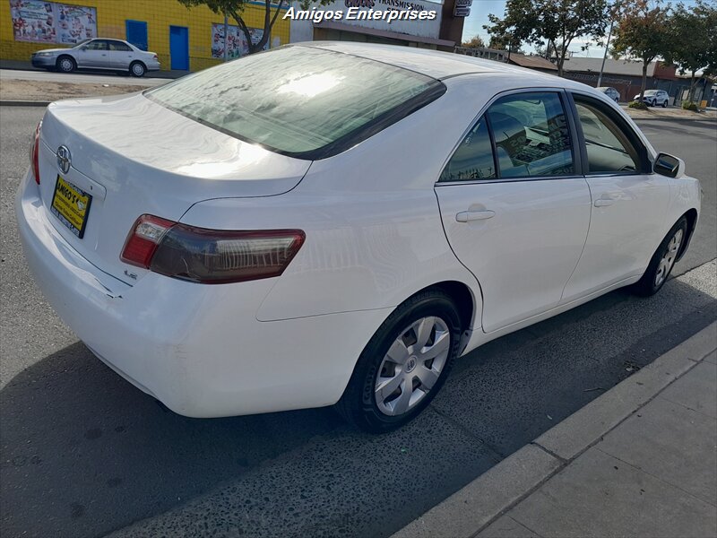 2007 Toyota Camry LE photo 6