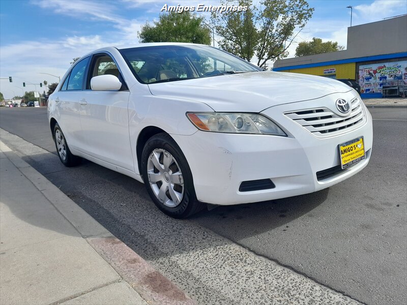 2007 Toyota Camry LE photo 2