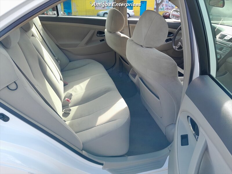 2007 Toyota Camry LE photo 7