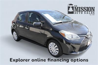 2015 Toyota Yaris 5-Door LE  