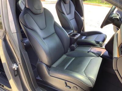 2018 Tesla Model X 100D   - Photo 37 - Escondido, CA 92029
