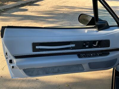 1990 Buick Reatta   - Photo 31 - Escondido, CA 92029