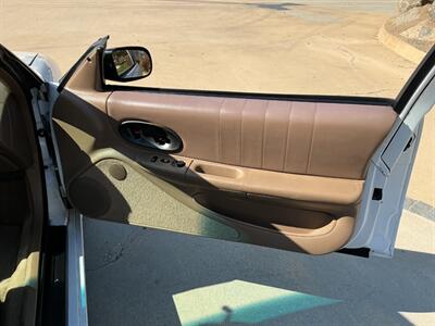 1995 Oldsmobile Cutlass Supreme   - Photo 32 - Escondido, CA 92029