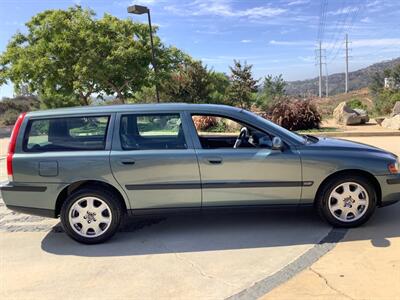 2002 Volvo V70 T5   - Photo 5 - Escondido, CA 92029