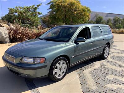 2002 Volvo V70 T5   - Photo 1 - Escondido, CA 92029