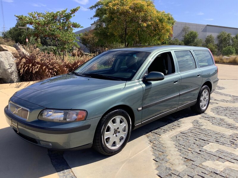 2002 Volvo V70 T5 - Photo 1 - Escondido, CA 92029