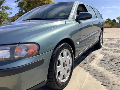 2002 Volvo V70 T5   - Photo 8 - Escondido, CA 92029