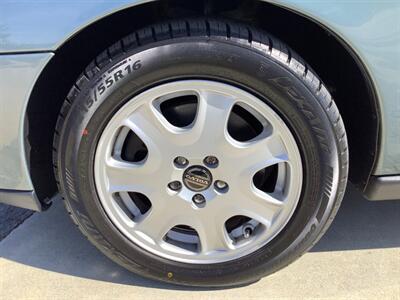 2002 Volvo V70 T5   - Photo 48 - Escondido, CA 92029
