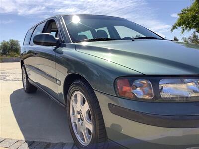 2002 Volvo V70 T5   - Photo 10 - Escondido, CA 92029