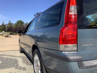 2002 Volvo V70 T5   - Photo 14 - Escondido, CA 92029