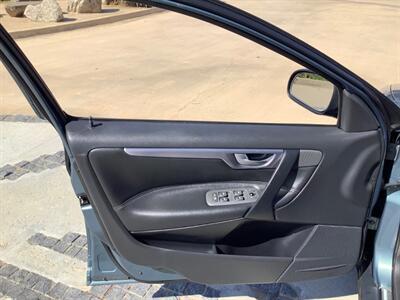 2002 Volvo V70 T5   - Photo 26 - Escondido, CA 92029
